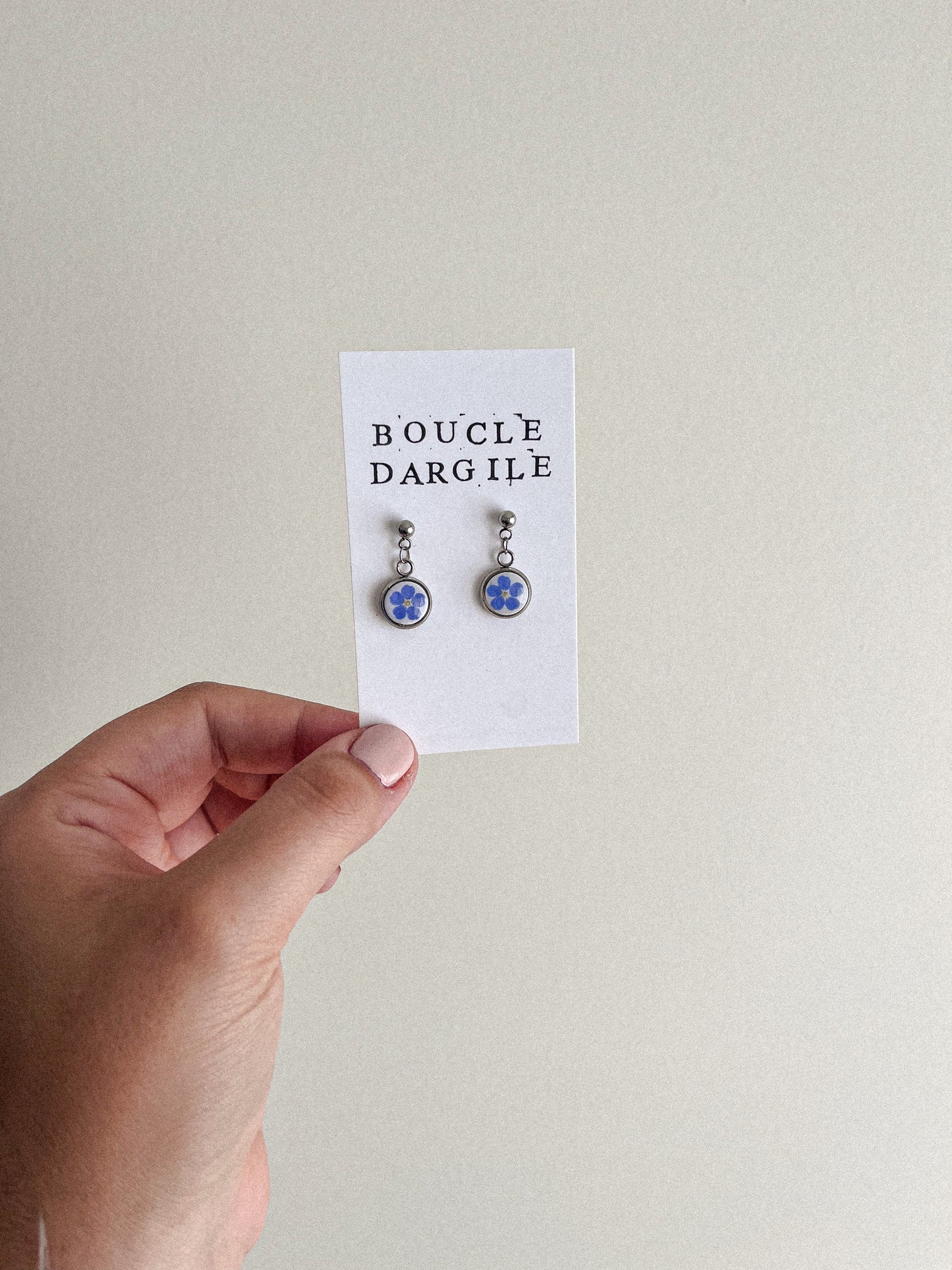 Boucle d'oreille florale - Argile blanche