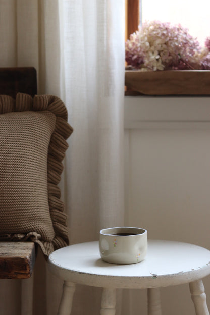 Tasse petites fleurs colorées