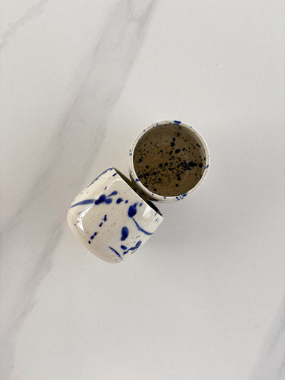 Tasse - taches bleues marines