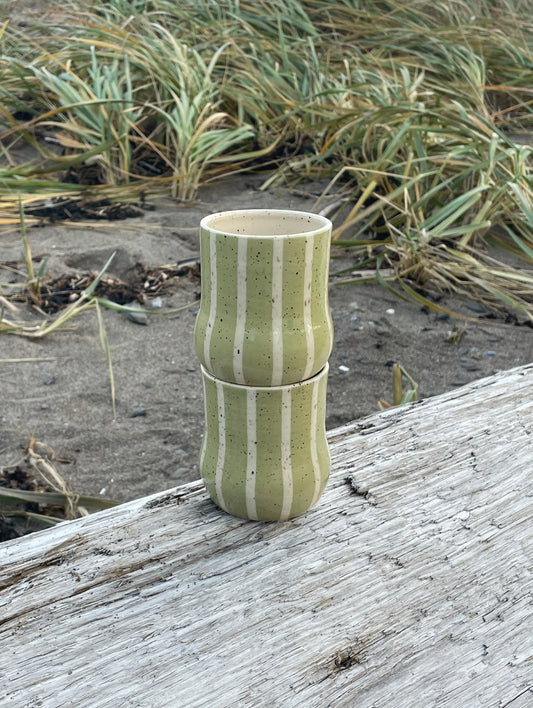 Tasse rayée bombée | Cappucino - Verte