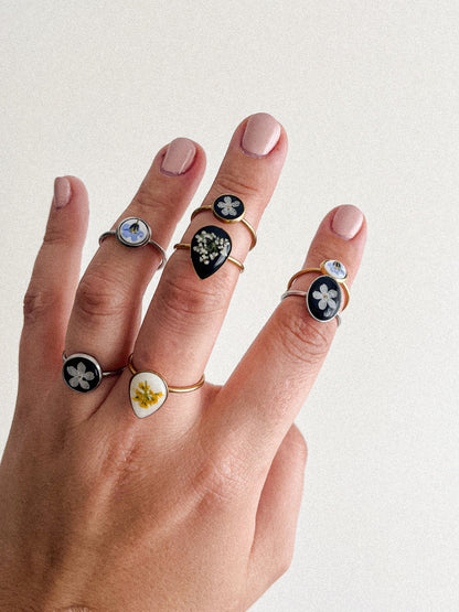 Bague florale - Argile blanche