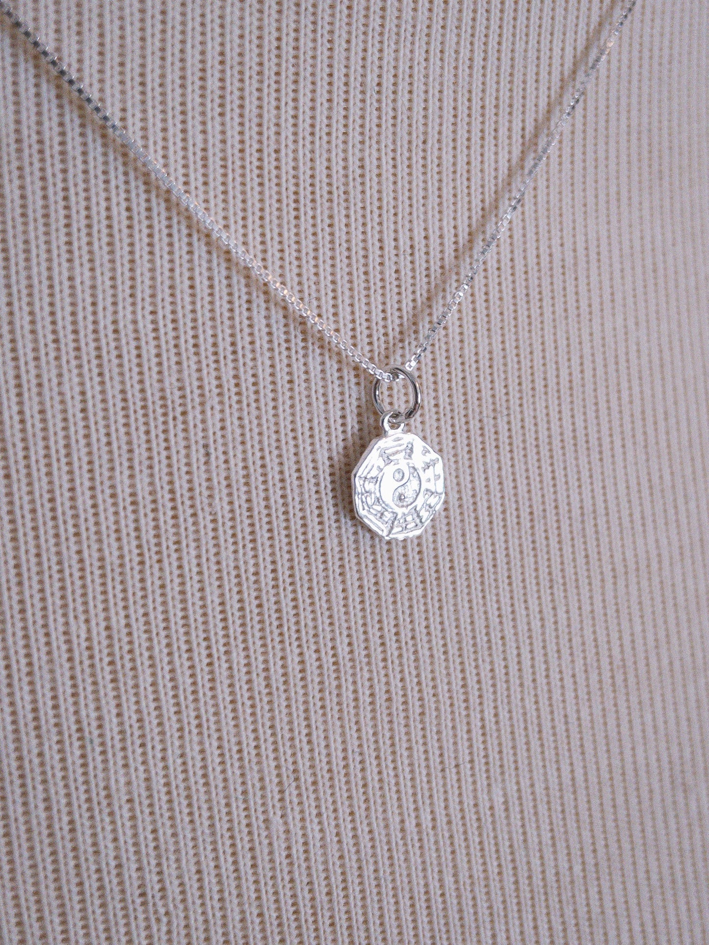 Chaîne avec pendentif